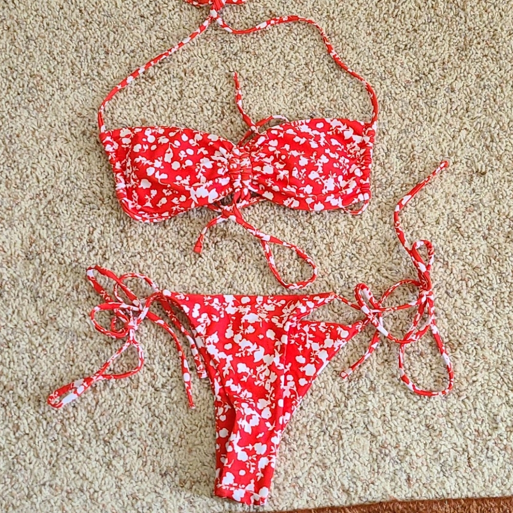 NEVER WORN Zaful red floral swim suit bikini